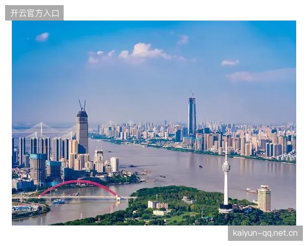 武汉三镇快速压制迫使对手持续后撤